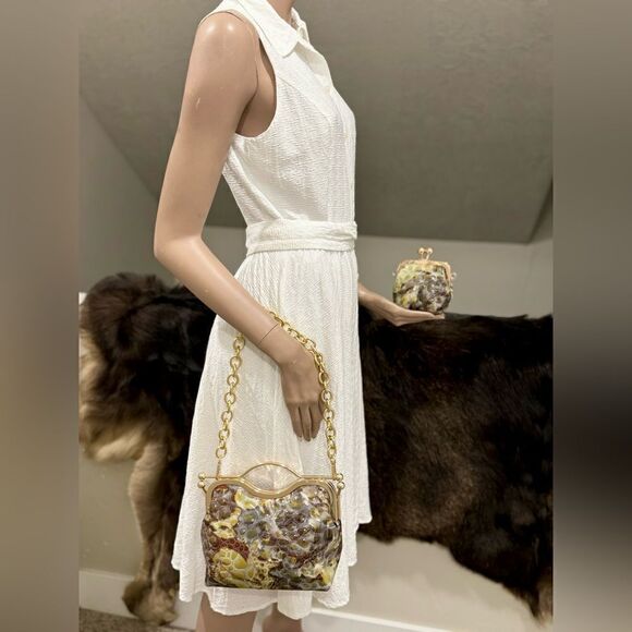 Unique Embossed Cowhide Handmade Double Kisslock Handbag, Includes Small Clutch - Picture 7 of 16